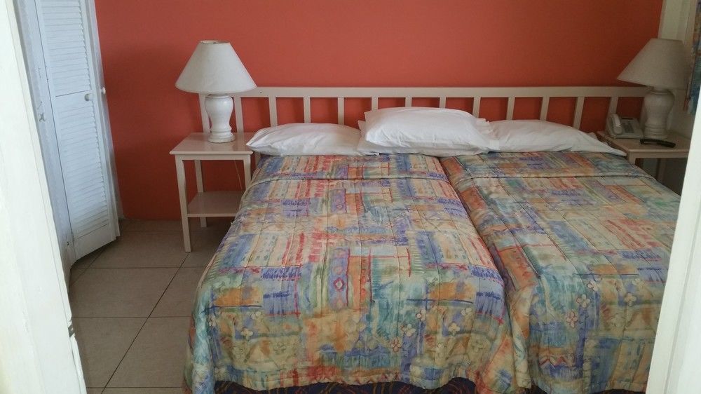 Melrose Beach Apartments Inc Bridgetown Esterno foto