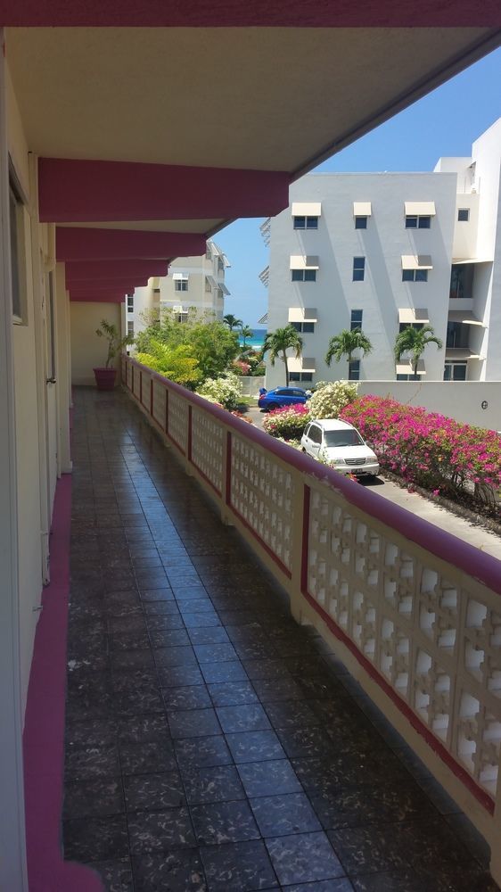 Melrose Beach Apartments Inc Bridgetown Esterno foto